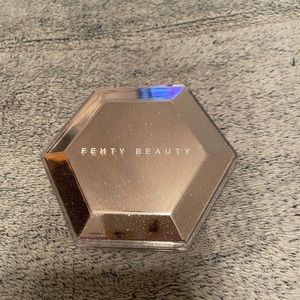 Fenty Beauty How many Carats highlighter